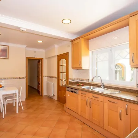 Samoa - Moradia Com Piscina Aquecivel E Bbq Em Albufeira