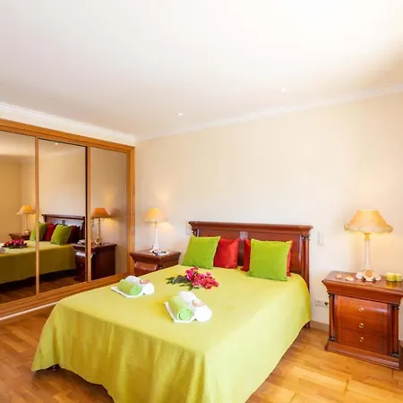 Villa Samoa - Moradia Com Piscina Aquecivel E Bbq Em *