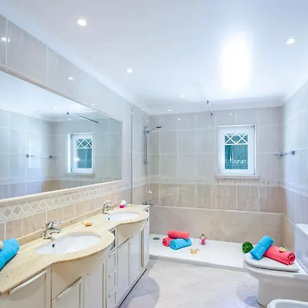 Samoa - Moradia Com Piscina Aquecivel E Bbq Em